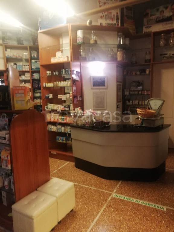 negozio in vendita ad Albenga