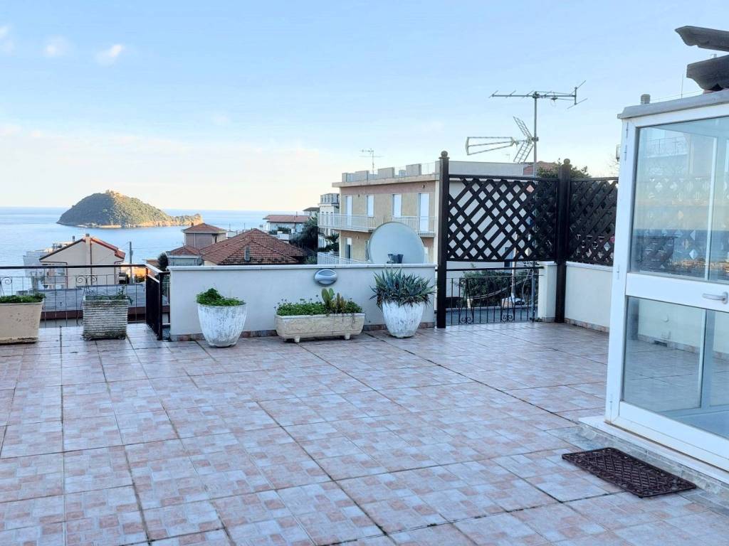 appartamento in vendita ad Albenga