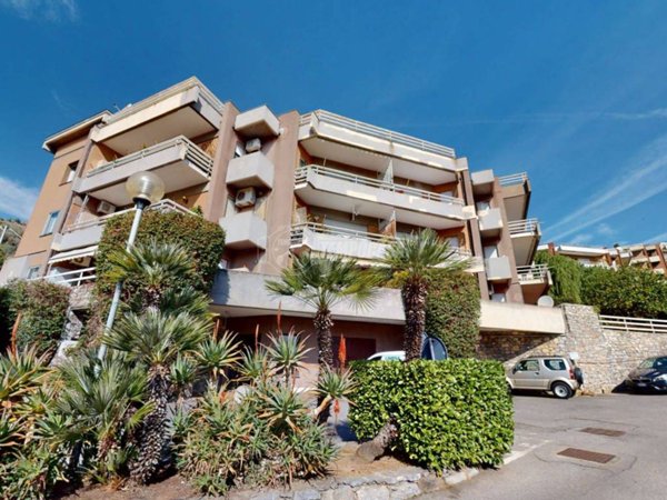 appartamento in vendita ad Albenga in zona Vadino