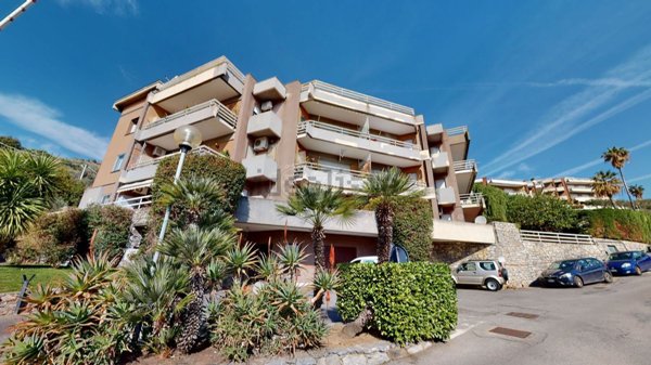appartamento in vendita ad Albenga in zona Vadino