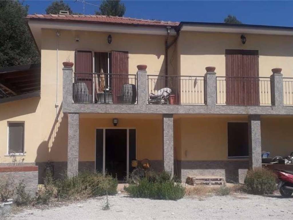 casa indipendente in vendita ad Albenga