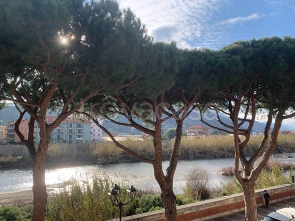 casa indipendente in vendita ad Albenga