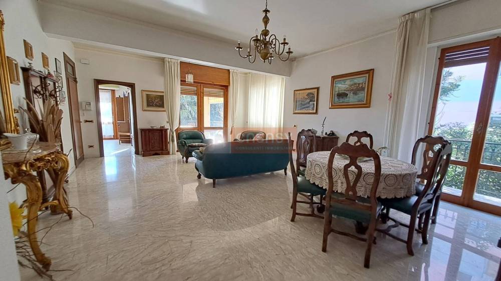 casa indipendente in vendita ad Albenga