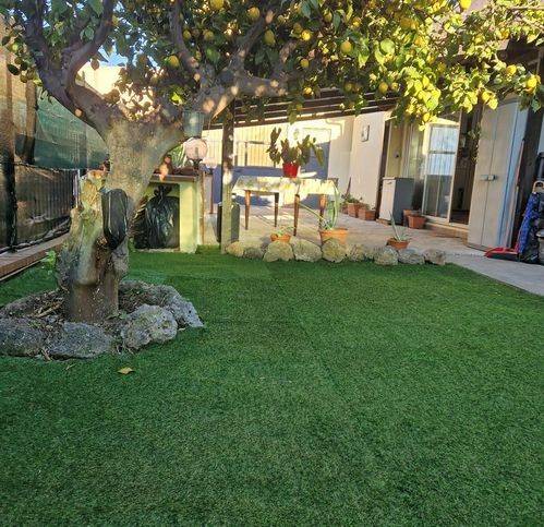 appartamento in vendita ad Albenga in zona Leca