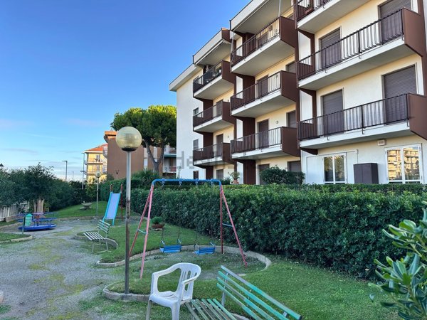 appartamento in vendita ad Albenga in zona Vadino