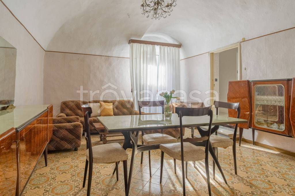 casa indipendente in vendita ad Albenga in zona Lusignano