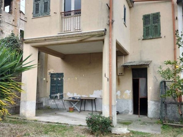 appartamento in vendita ad Albenga in zona Lusignano