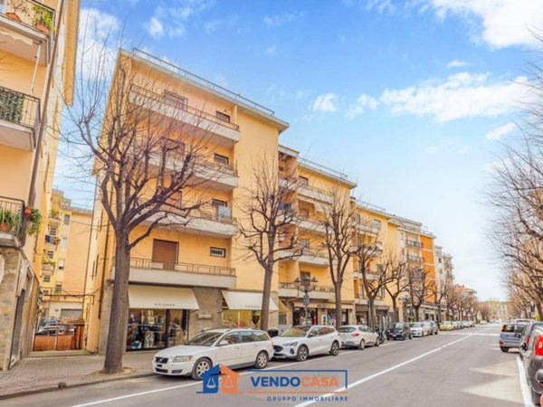 appartamento in vendita ad Albenga in zona Vadino