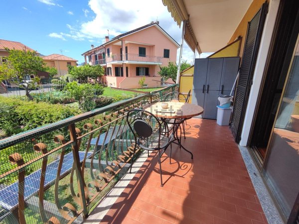 appartamento in vendita ad Albenga in zona Campochiesa