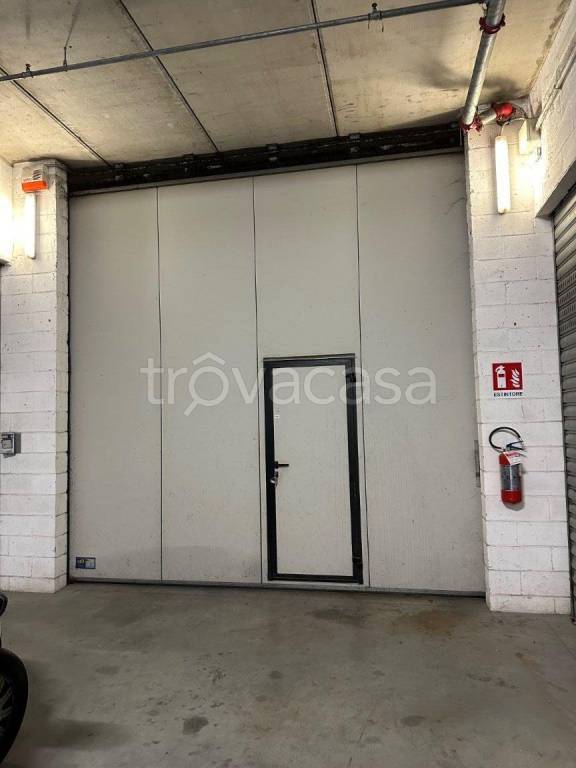 locale commerciale in vendita ad Albenga