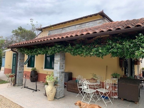 casa indipendente in vendita ad Albenga