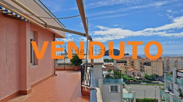 appartamento in vendita ad Albenga in zona Vadino