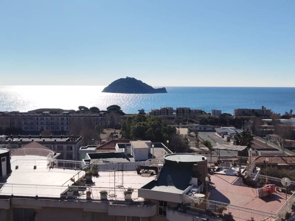 appartamento in vendita ad Albenga