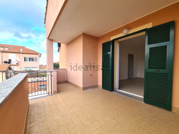 appartamento in vendita ad Albenga in zona Leca