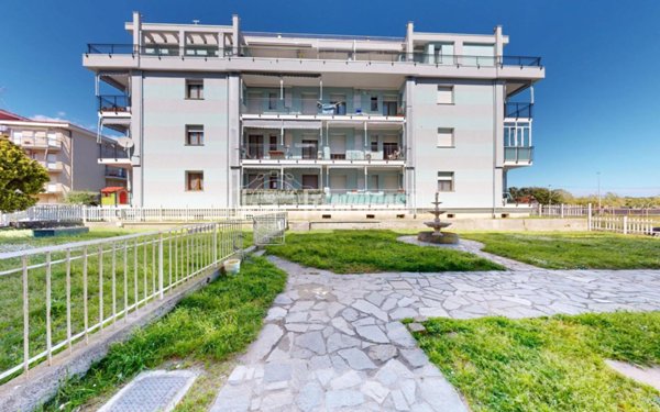 appartamento in vendita ad Albenga in zona Vadino