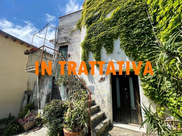 casa indipendente in vendita ad Albenga in zona Bastia
