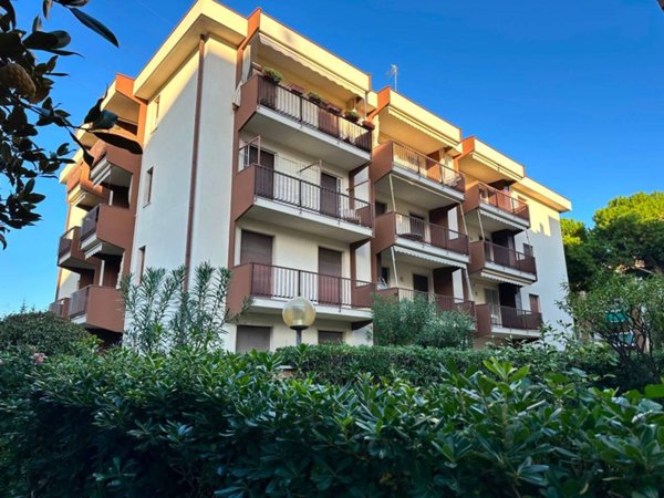 appartamento in vendita ad Albenga in zona Vadino