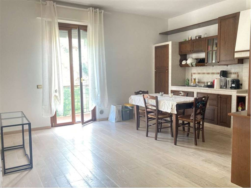 appartamento in vendita ad Albenga in zona Vadino