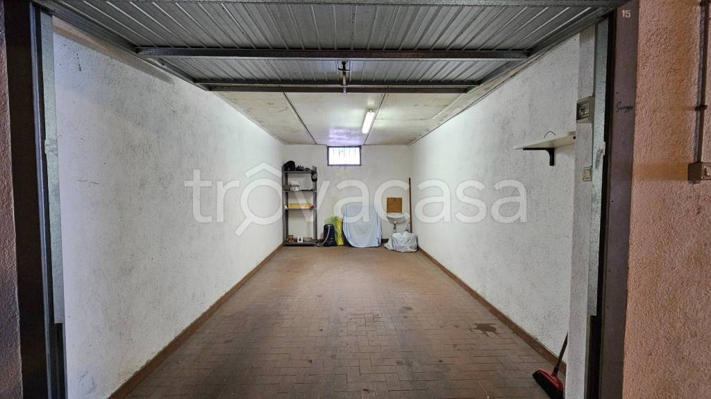 locale di sgombero in vendita ad Albenga in zona Campochiesa