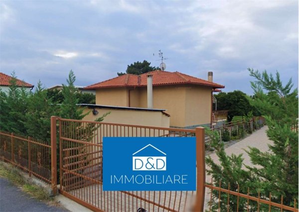 appartamento in vendita ad Albenga in zona Campochiesa