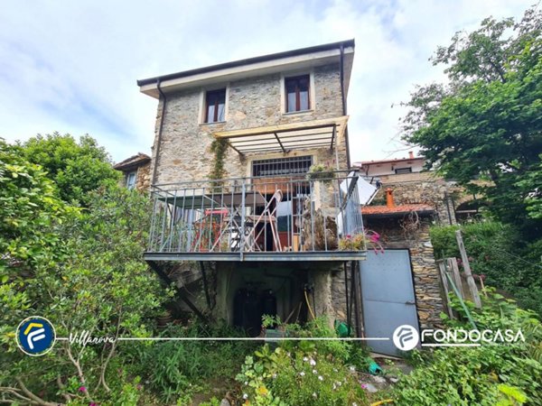 casa indipendente in vendita ad Albenga