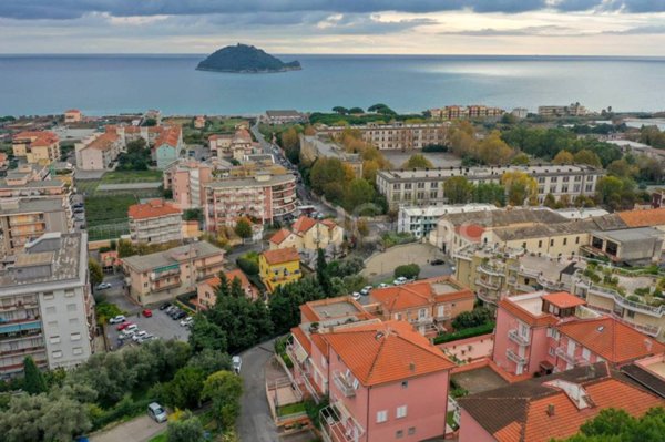 appartamento in vendita ad Albenga