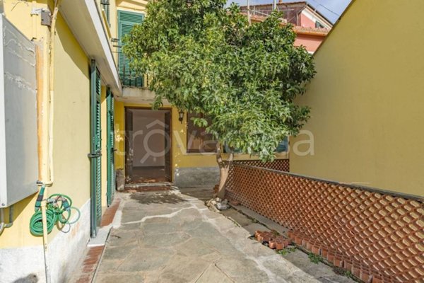 casa indipendente in vendita ad Albenga