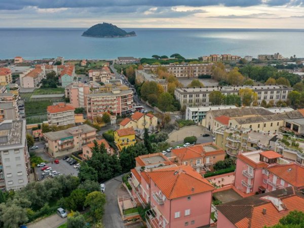 appartamento in vendita ad Albenga