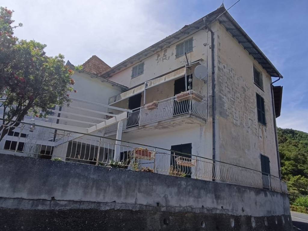 casa indipendente in vendita ad Albenga