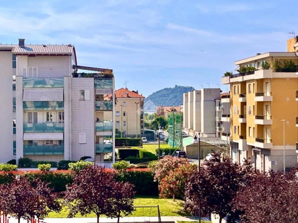 appartamento in vendita ad Albenga in zona Vadino