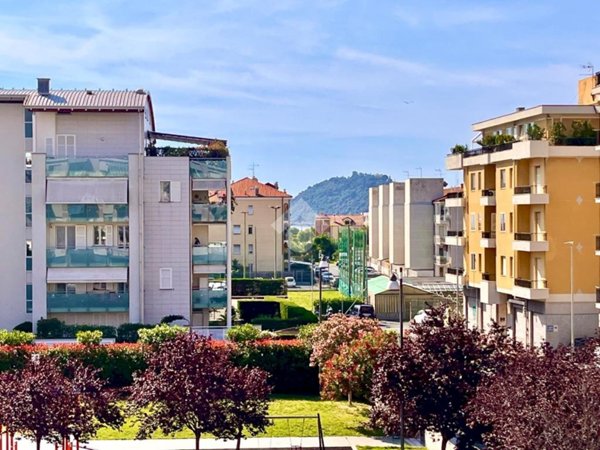 appartamento in vendita ad Albenga in zona Vadino