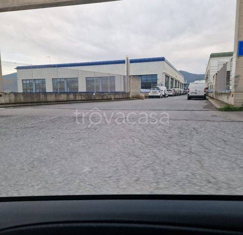locale commerciale in vendita ad Albenga