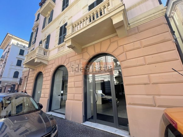 ufficio in vendita ad Albenga