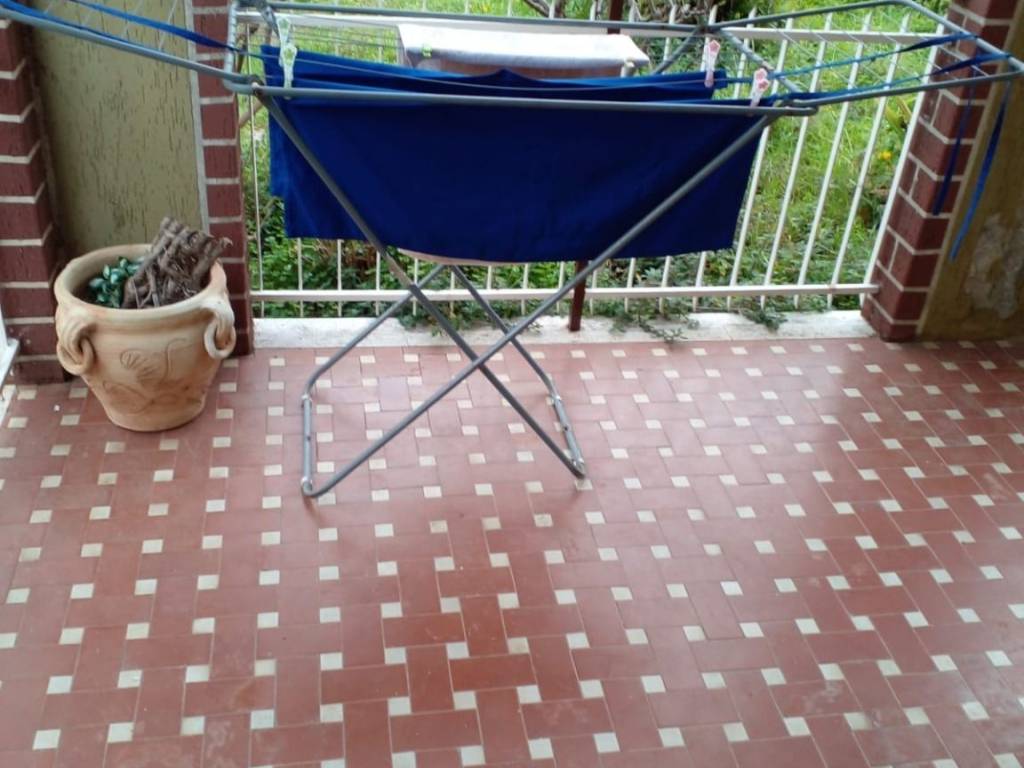 casa indipendente in vendita ad Albenga in zona Leca
