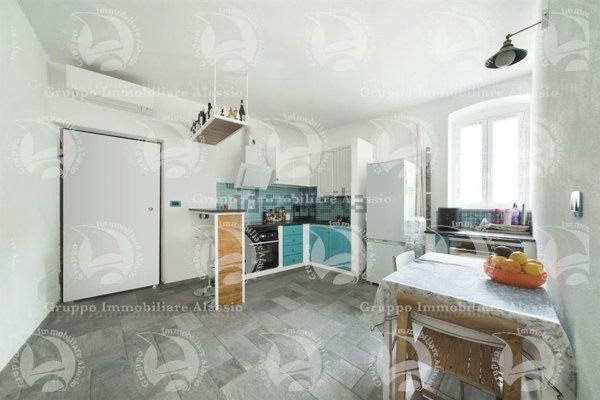 casa semindipendente in vendita ad Albenga in zona Campochiesa
