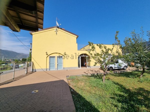 casa indipendente in vendita ad Albenga
