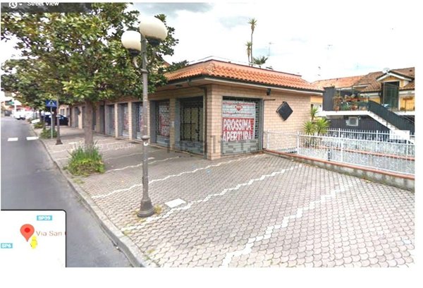 locale commerciale in vendita ad Albenga