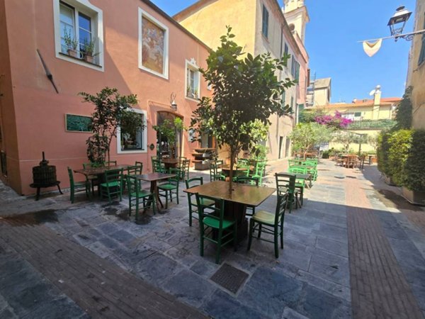 negozio in vendita ad Albenga