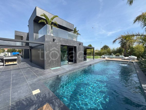 casa indipendente in vendita ad Albenga