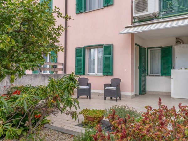 appartamento in vendita ad Albenga in zona Leca