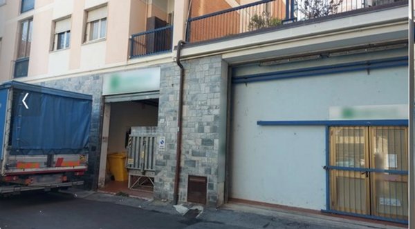 locale commerciale in vendita ad Albenga