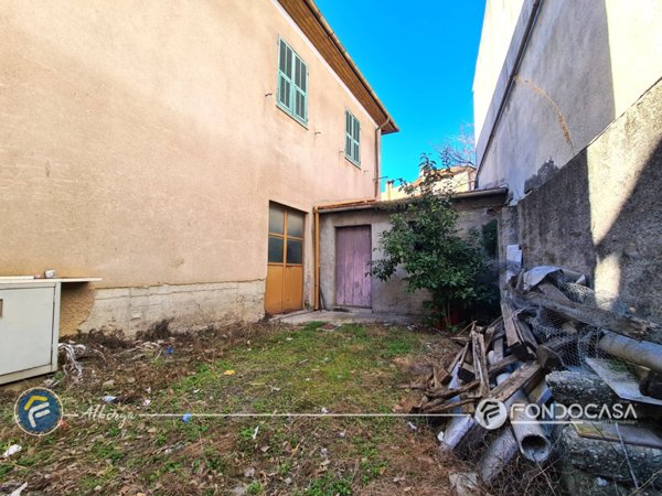 casa indipendente in vendita ad Albenga in zona Bastia