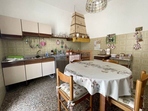 casa indipendente in vendita ad Albenga