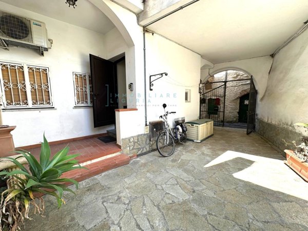 appartamento in vendita ad Albenga in zona Lusignano