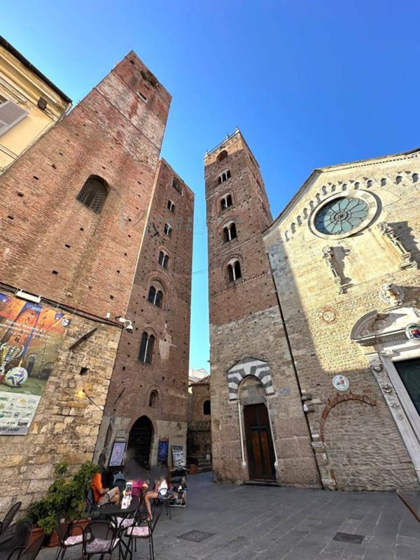 casa semindipendente in vendita ad Albenga