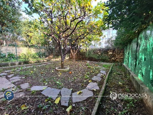 appartamento in vendita ad Albenga in zona Leca