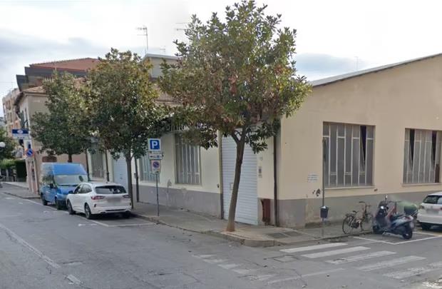 locale commerciale in vendita ad Albenga