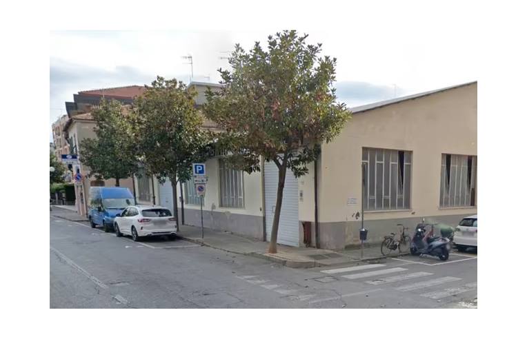 locale commerciale in vendita ad Albenga