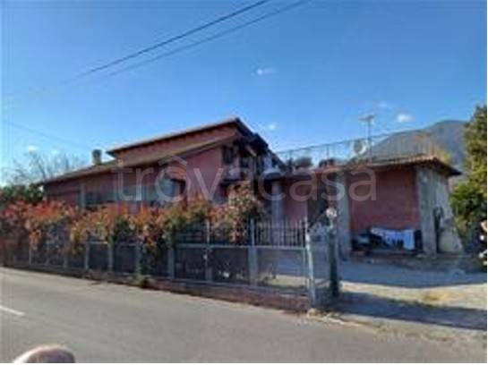appartamento in vendita ad Albenga in zona Campochiesa