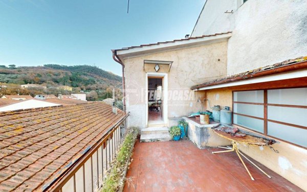 casa indipendente in vendita ad Albenga in zona Lusignano